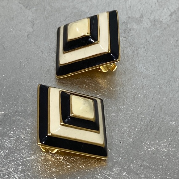 Vintage Joan Rivers Square Black/Cream Earrings